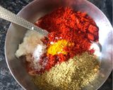 दही स्टफ भिण्डी रेसिपी चरण 2 फोटो