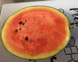 Une image de l'étape 1 de Salade de pastèque, poires, melon et pêches de vigne.