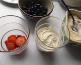 Foto del paso 3 de la receta: Arándanos y fresas con crema especial de mandarinas