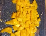 Foto del paso 5 de la receta Ensalada de mango, aguacate, cebolla y tomate en crujiente de queso