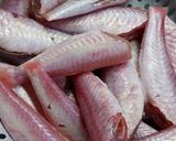 Hình bước làm 1 của món Cá phèn um muối ớt