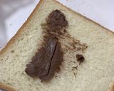 Foto langkah ke 2 dari resep Roti Tawar Oles Cokelat.