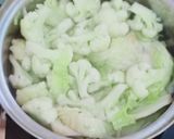 Foto langkah ke 2 dari resep Sop baso telur puyuh.