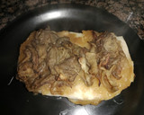 Foto del paso 4 de la receta: Tostada de berenjena y cebolla caramelizada