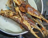 Foto langkah ke 2 dari resep Ikan Goreng Bumbu Sarden.