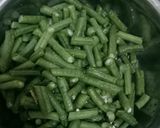 Foto langkah ke 2 dari resep Tumis kacang panjang tahu saos tiram.