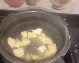 A picture of step 2 of Macaroni curry.