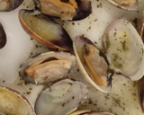 Foto del paso 7 de la receta: Alcachofas a la Plancha con Almejas en Salsa Verde