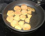 Foto del paso 1 de la receta: Boniato frito con azúcar