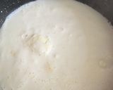 A picture of step 1 of Strawberry kheer.