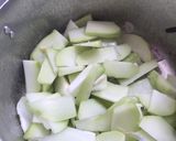 Hình bước làm 1 của món Canh su su nấu thịt viên