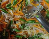 এগ চাউমিন (egg chow mein recipe in bengali) রেসিপির ধাপ 3 ছবি