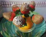 Foto del paso 2 de la receta: Ramo de fresas con chocolate 🍓🍫💐
