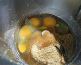 Foto del paso 2 de la receta: Magdalenas de turrón duro