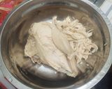 Foto langkah ke 1 dari resep Ayam Suwir Kemangi Telor Puyuh.