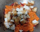 Foto langkah ke 3 dari resep Tumis Tauge, Tahu, dan Wortel.