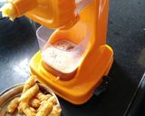 A picture of step 1 of Masala Apple Refreshing juice.