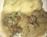 A picture of step 7 of Kofta in béchamel sauce with mashed potatoes.