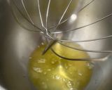 Foto langkah ke 4 dari resep Marmer Cake 6 Telur Lembut, Panggang Oven.