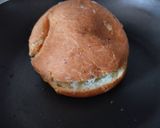 Foto del paso 2 de la receta: Sánduche🧇🧀🍅de queso🫔🧀en almojábana🥐casera con salsa de tomate🥯🍅🥫