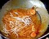 A picture of step 3 of Pad Thai Shrimp Wrapped in Egg.