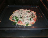 Foto del paso 4 de la receta: Pizza de jamón y espinacas