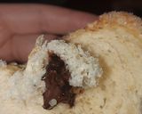 Foto del paso 3 de la receta: Medialunas caseras azucaradas y rellenas de chocolate 🍫👌🏼🥰