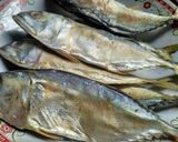 Foto langkah ke 1 dari resep Tumis Ikan Asin Peda Cabe Hijau.