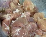 Foto langkah ke 1 dari resep Ayam Oseng Bawang.