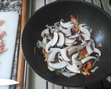 Foto del paso 2 de la receta: Tiritas de pata y muslo al wok
