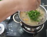 Hình bước làm 6 của món Đơn giản với món súp gà dễ nấu