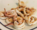 Foto del paso 5 de la receta: Calamares salteados con Habas, Ajetes y Guisantes