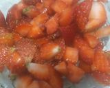Foto langkah ke 1 dari resep 1061. Banana Strawberry Cake.