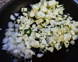 Foto del paso 1 de la receta: Revuelto de calabacín y champiñones