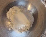 Foto del passaggio 2 della ricetta Quadrotti alla frutta secca