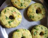 A picture of step 6 of Rice and Vegetable Donuts.