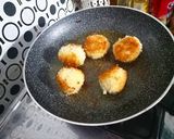 Foto langkah ke 4 dari resep Aranchini (nasi sisa kemaren) italian rice ball.