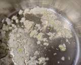 Foto del paso 2 de la receta Caldero de arroz con almejas, gambas y calamar