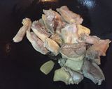 暖呼呼薑母鴨補湯鍋的食譜步驟3照片