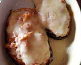 Foto del paso 5 de la receta: Berenjena rellena de atún, muy rápida
