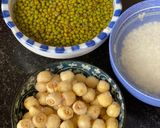 Hình bước làm 1 của món Chè đậu xanh hạt sen