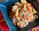 Foto del paso 3 de la receta: Noodles de arroz con verduras y gambas