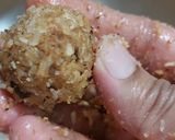 A picture of step 2 of Nariyal gur laddu.