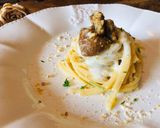 Foto del passaggio 7 della ricetta Spaghetto quadrato con crunch di funghi e nocciole in crema di pecorino abruzzese