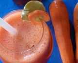 A picture of step 2 of Carrot and lime juice.
