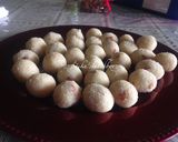 A picture of step 6 of Rava ladoo  .
