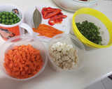 Foto del paso 2 de la receta: Chaufa de quinua con pollo