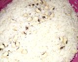A picture of step 2 of Rice and beans with salad.