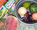 Foto langkah ke 1 dari resep Salad Buah Tanpa Yogurt.