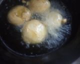 A picture of step 3 of Tomato pakoda.